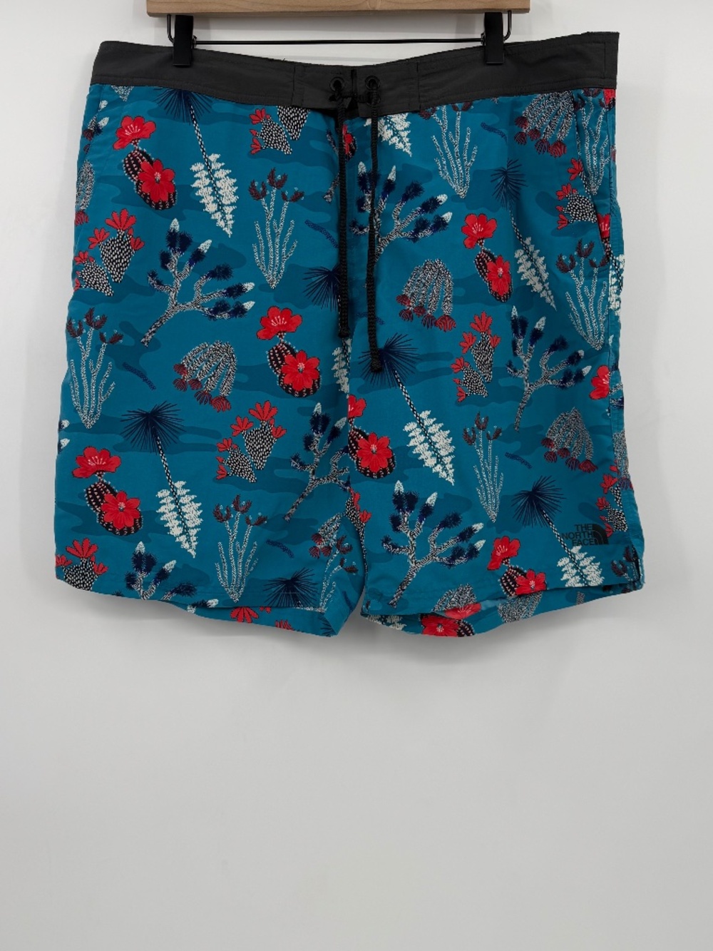 North Face Board Shorts Men 38 Blue Floral Beach Nylon Outdoor Swim Surf Active